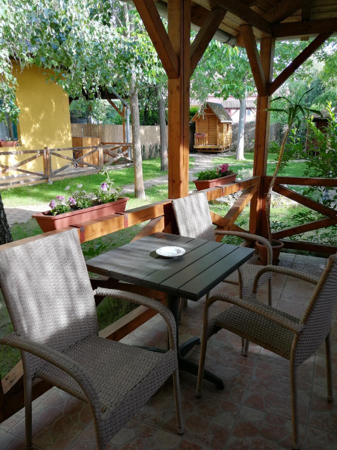 Bed and Breakfast Karpatia Panzio Естерґом Екстер'єр фото