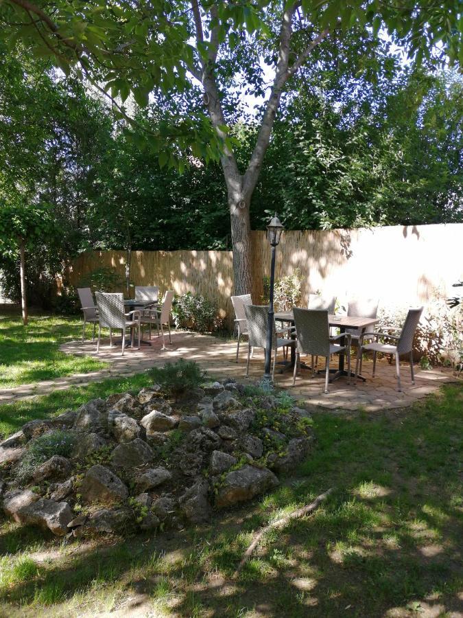 Bed and Breakfast Karpatia Panzio Естерґом Екстер'єр фото