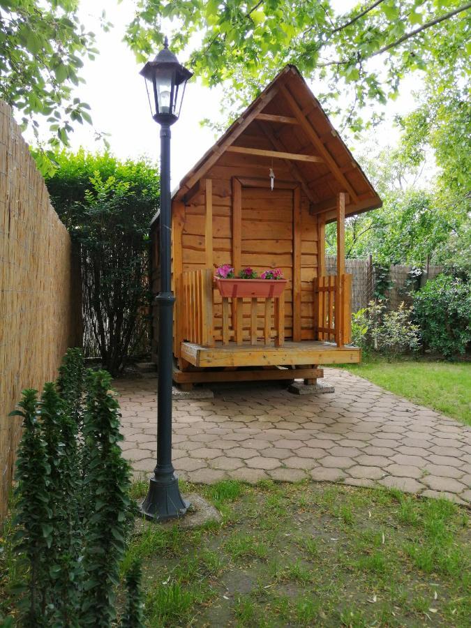 Bed and Breakfast Karpatia Panzio Естерґом Екстер'єр фото
