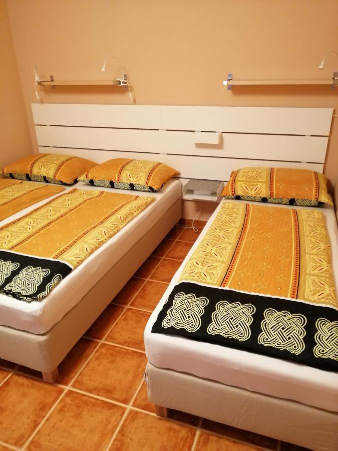 Bed and Breakfast Karpatia Panzio Естерґом Екстер'єр фото