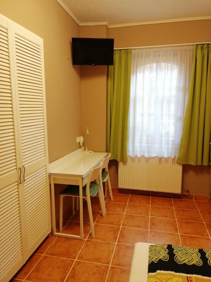 Bed and Breakfast Karpatia Panzio Естерґом Екстер'єр фото